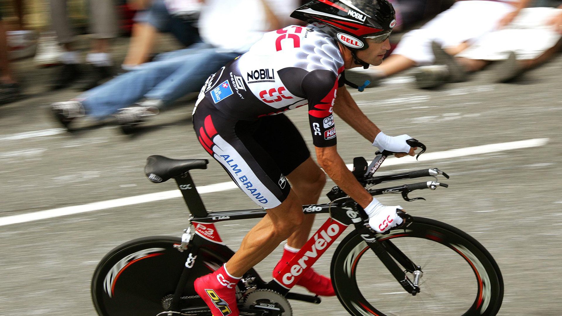 世界杯小组赛:瑞士击败塞尔维亚 “巴尔干德比”火药味十足